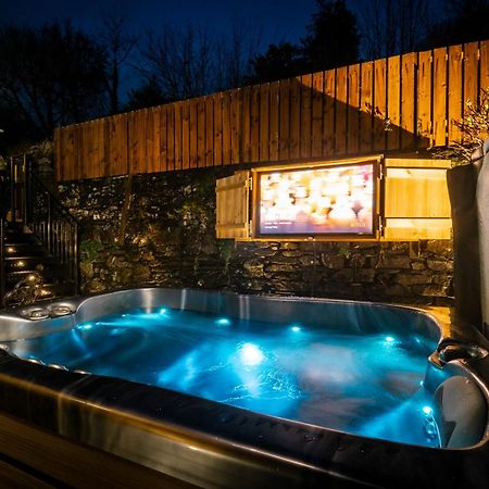 Stunning Cottage Grade 2 Listed With Parking And Hot Tub Боунес-он-Уиндермер Экстерьер фото